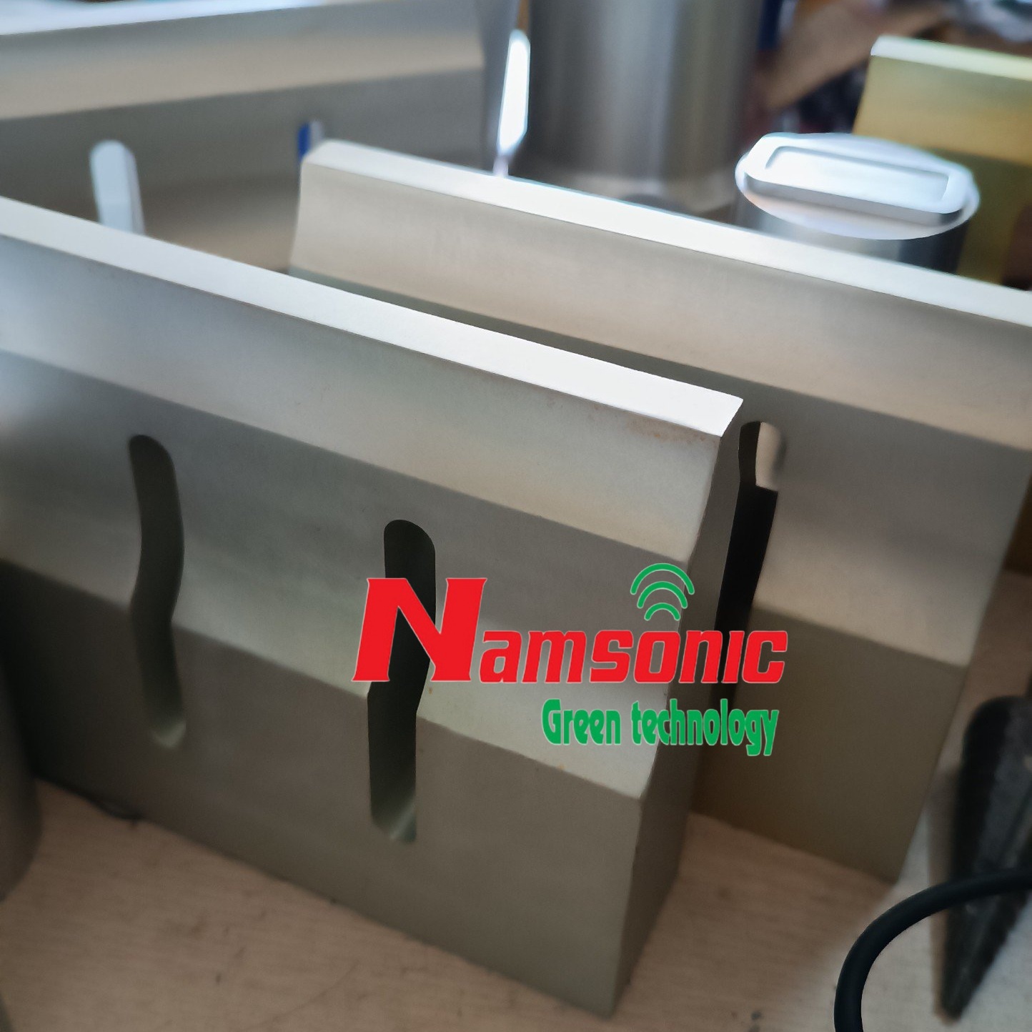 Khuôn hàn nhựa siêu âm cốc giấy