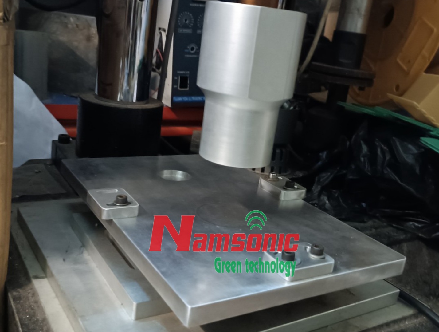 Khuôn hàn nhựa siêu âm nắp bình nóng lạnh