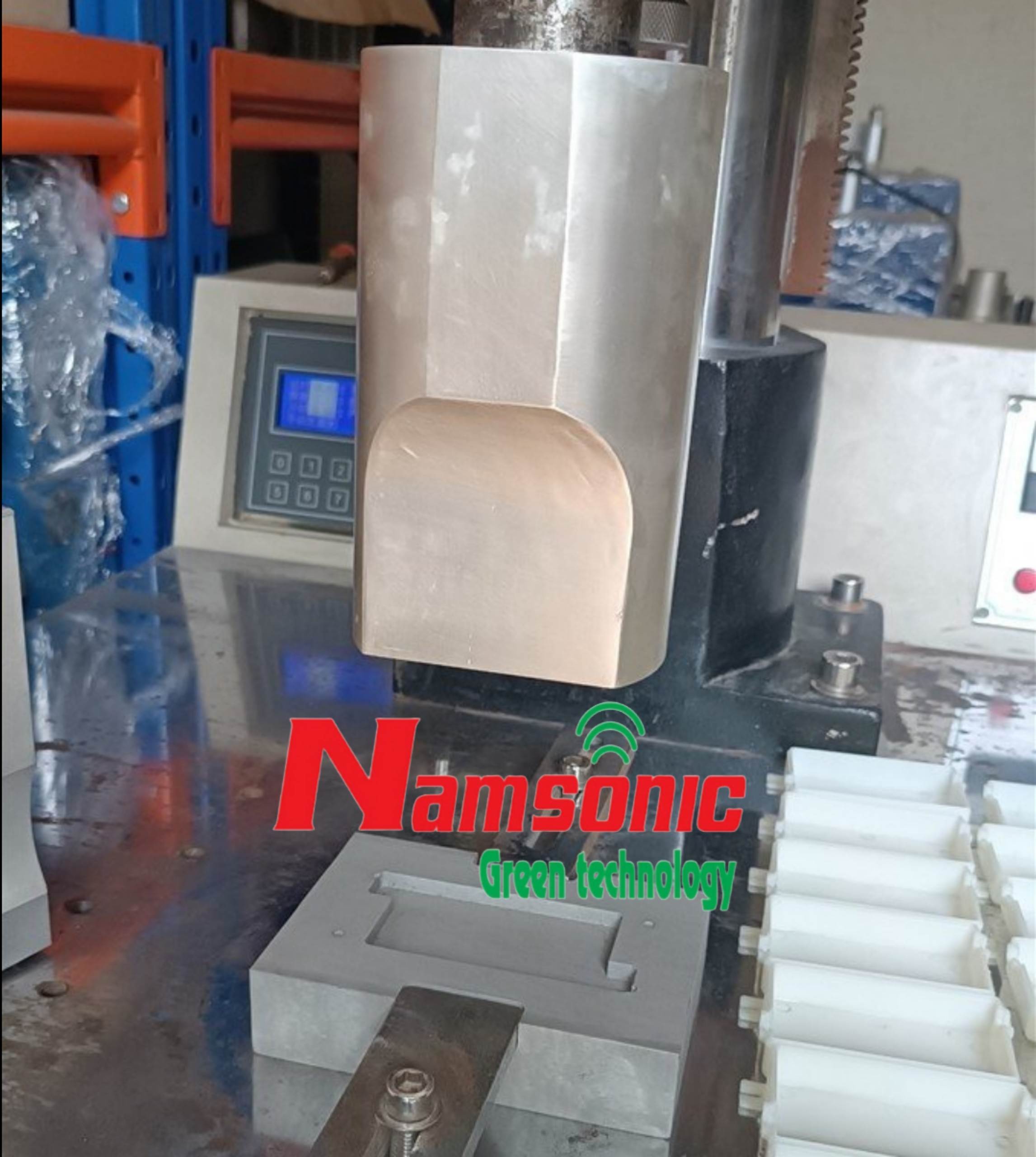Khuôn hàn nhựa siêu âm adapter nguồn lọc nước